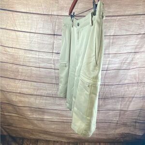 Mens size 40 golf shorts by Izod